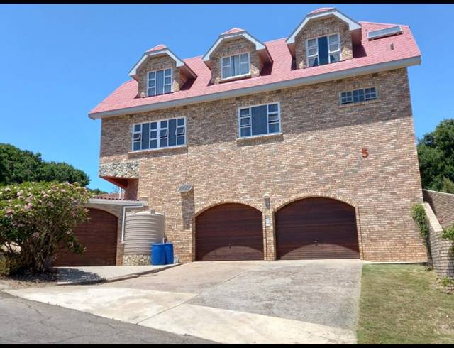 4 BEDROOM HOUSE FOR SALE IN ASTON BAY